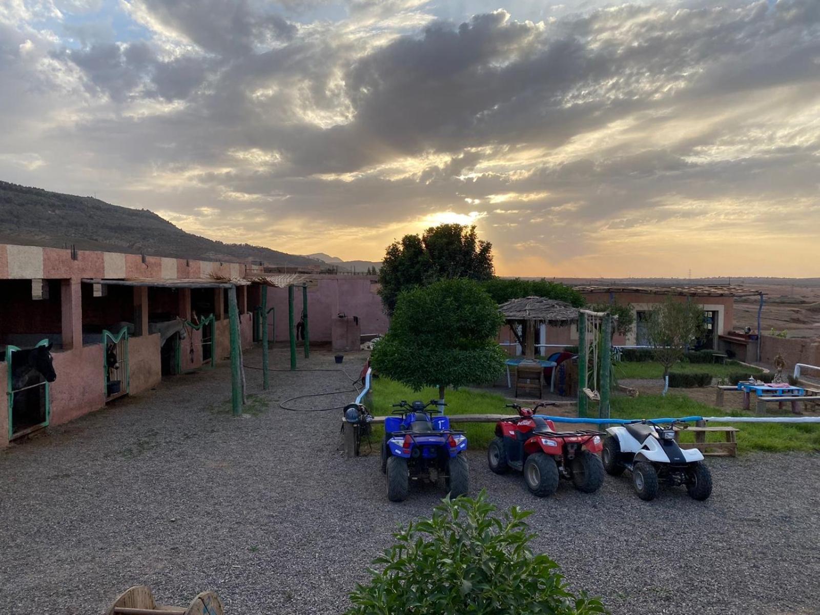 Les Cavaliers Chez Yassine Villa Marrakesh Ngoại thất bức ảnh